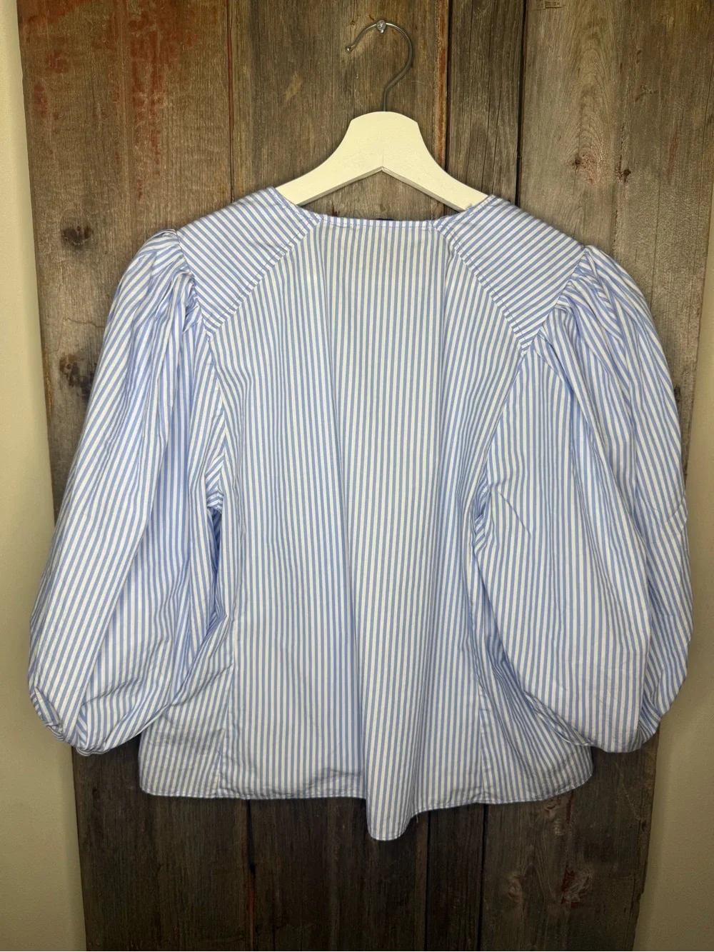 Zara Cotton Poplin Striped Puff-Sleeve Blouse in Light Blue White Large